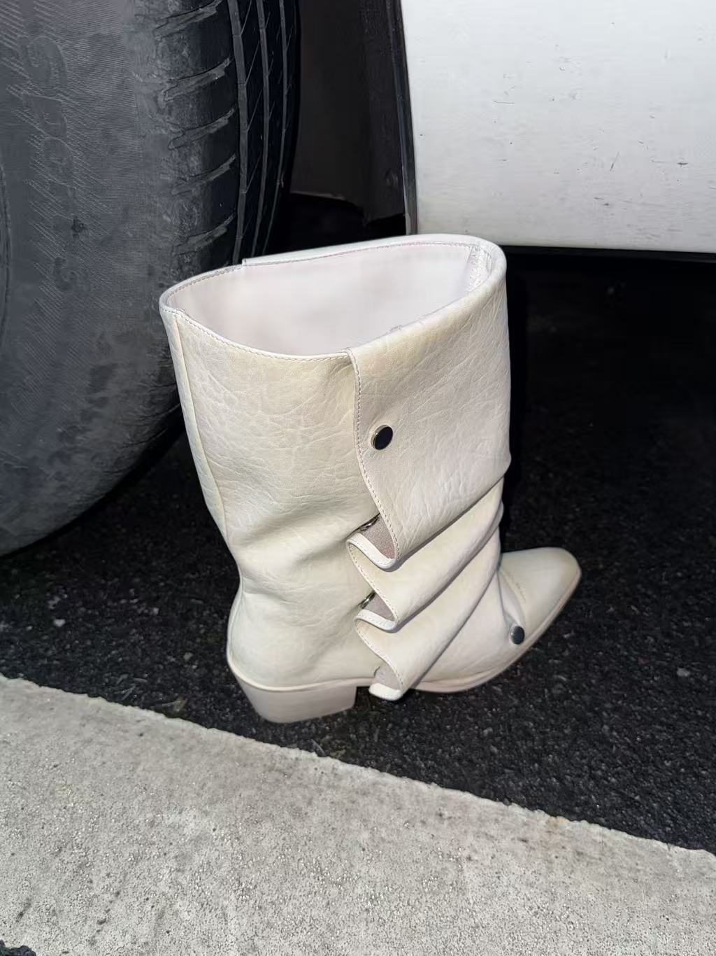 UBORYA Off White Sculptural Slouch Boots 6cm Block Heel Metal Eyelets Faux Leather