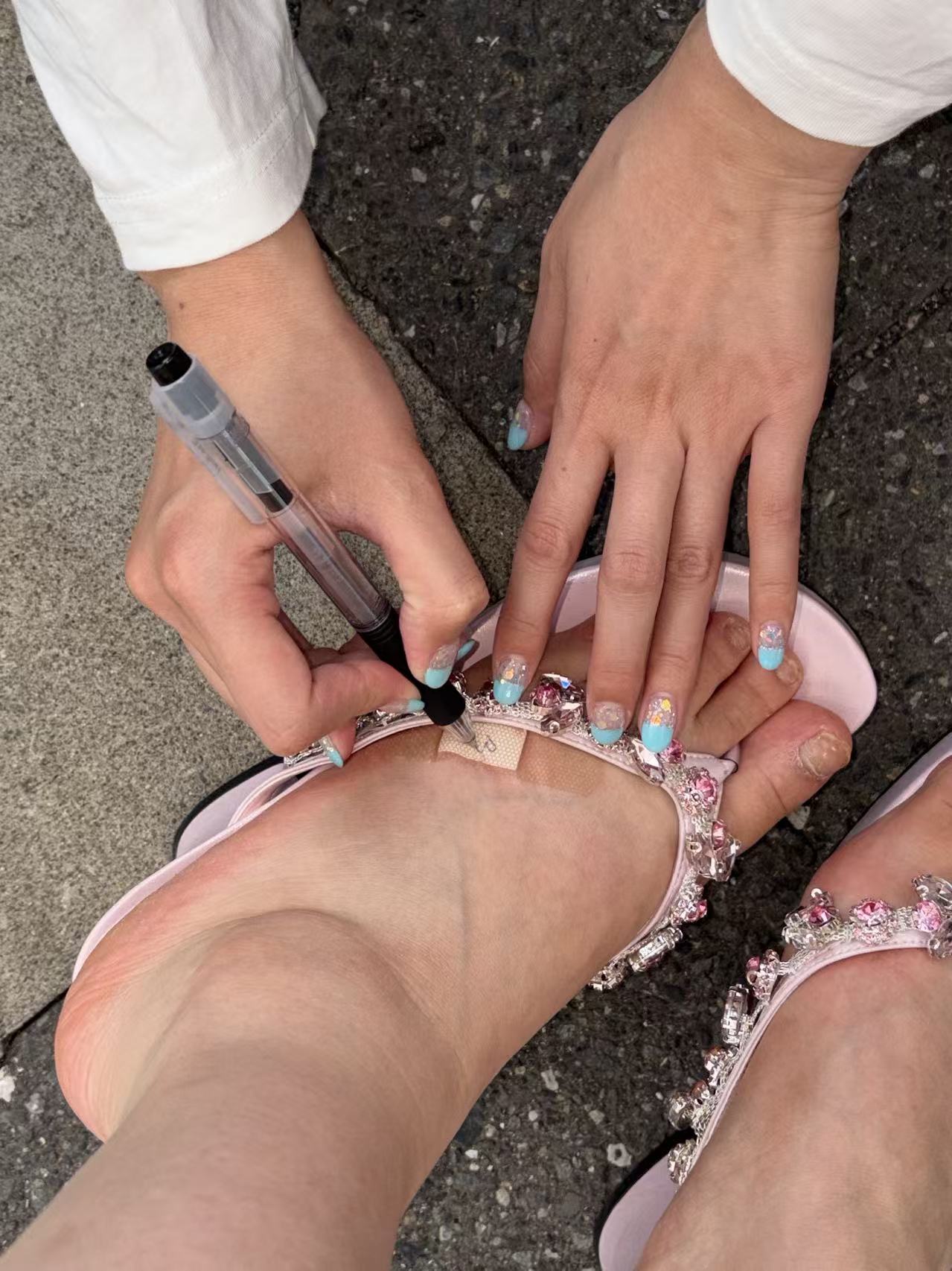 UBORYA Pink Rhinestone Thong Sandals – Glamorous Platform Heels for Women | 8cm / 3.15in Chunky Heel | Crystal Embellished Straps | Square Toe Slip-On Mules